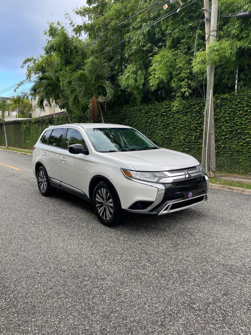 image-Mitsubishi-Outlander-2019